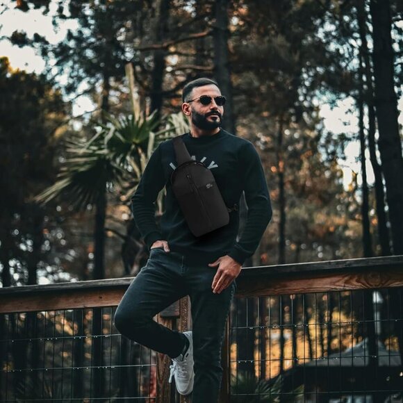 Convertible Crossbody Bag with Breathable Padding - Ideal for Sports & Outdoors - Picture 6 of 9